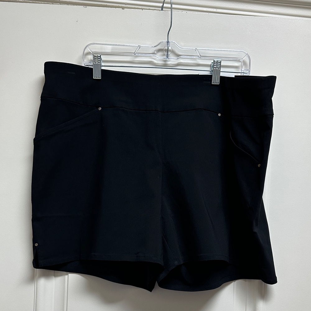 International Concepts Women's Black Shorts, size 18 curvy, NWT